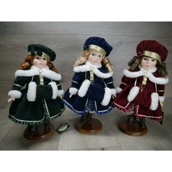 Collectible Geppeddo Porcelai Dolls Victorian Christmas Holiday